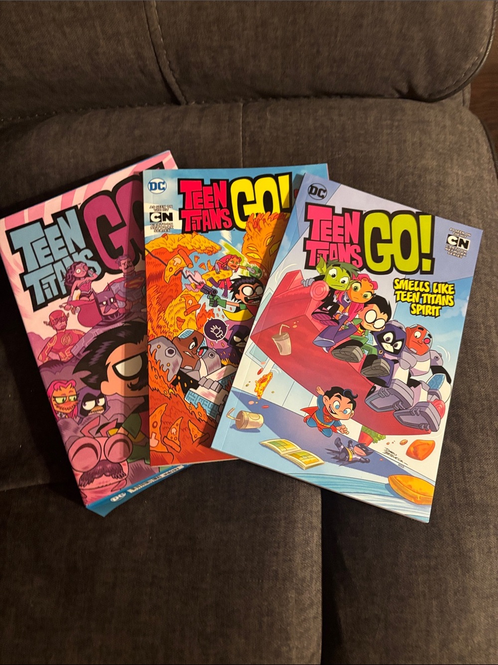 DC Teen Titans Go! Comic 2 Pack with storage cover  - Blue, Pink & Orange Covers